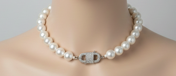 White Pearl Mariner on Beige Mannequin
